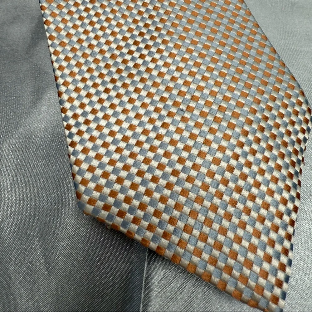 Tommy Hilfiger Vintage Men’s Gold and Silver Neck Tie